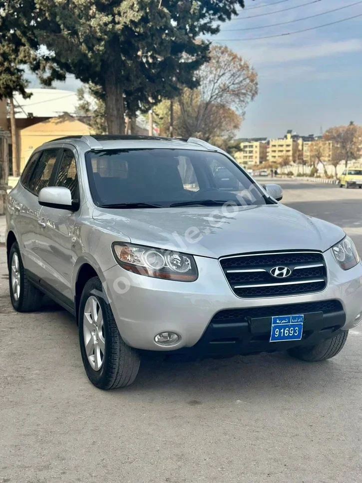 هيونداي  سانتا في  2009  اتوماتيك  180,000 كم  4 سلندر  دفع كلي مستمر  اس يو في  فضي  بنزين