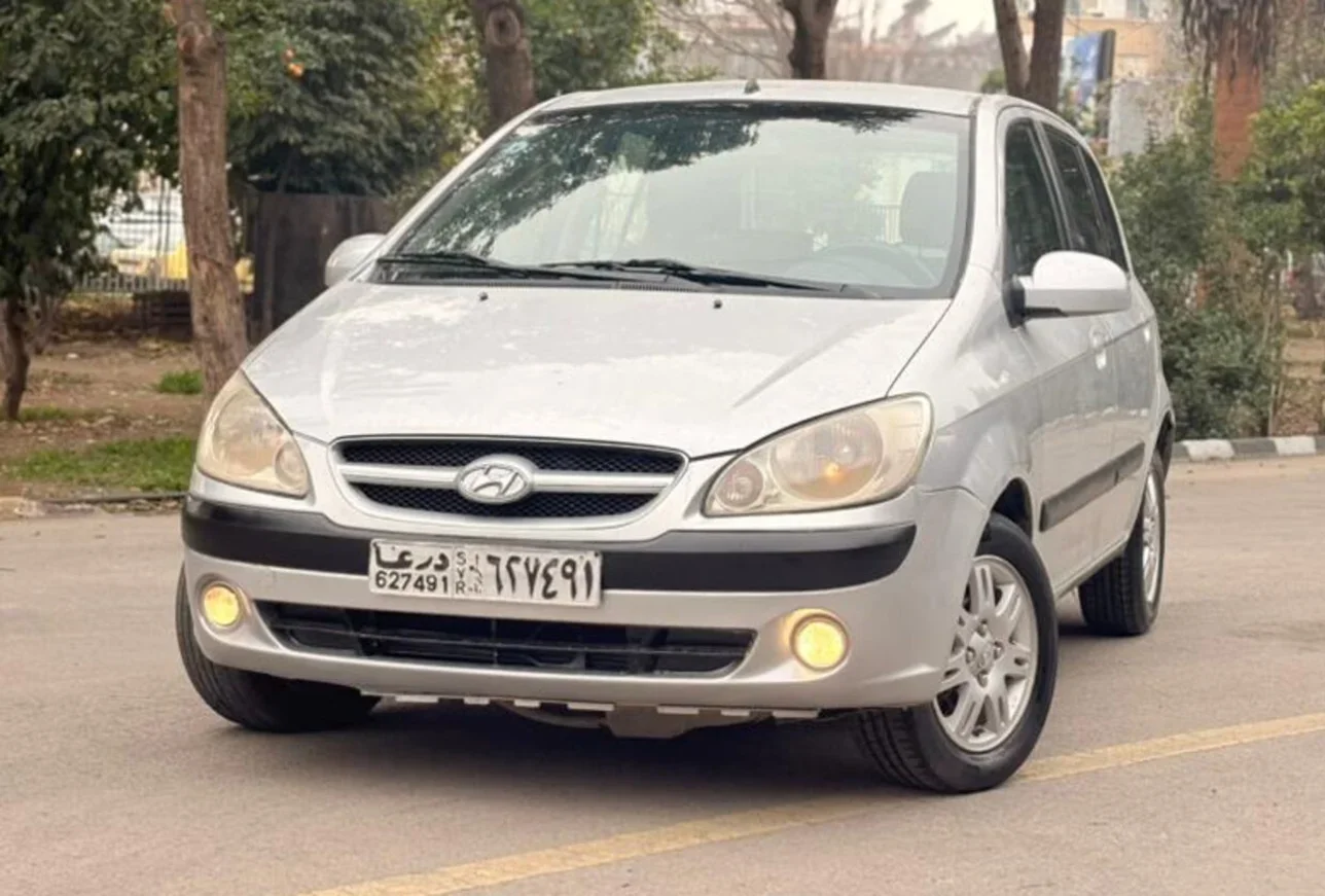 هيونداي  كليك  2007  اتوماتيك  108,000 كم  4 سلندر  دفع أمامي  هاتشباك  فضي  بنزين