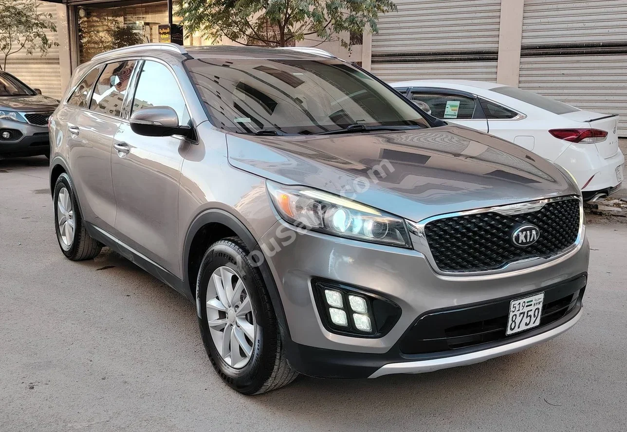 Kia Sorento 2016 Automatic 116,000 km 4 Cylinder AWD SUV Gray Gasoline
