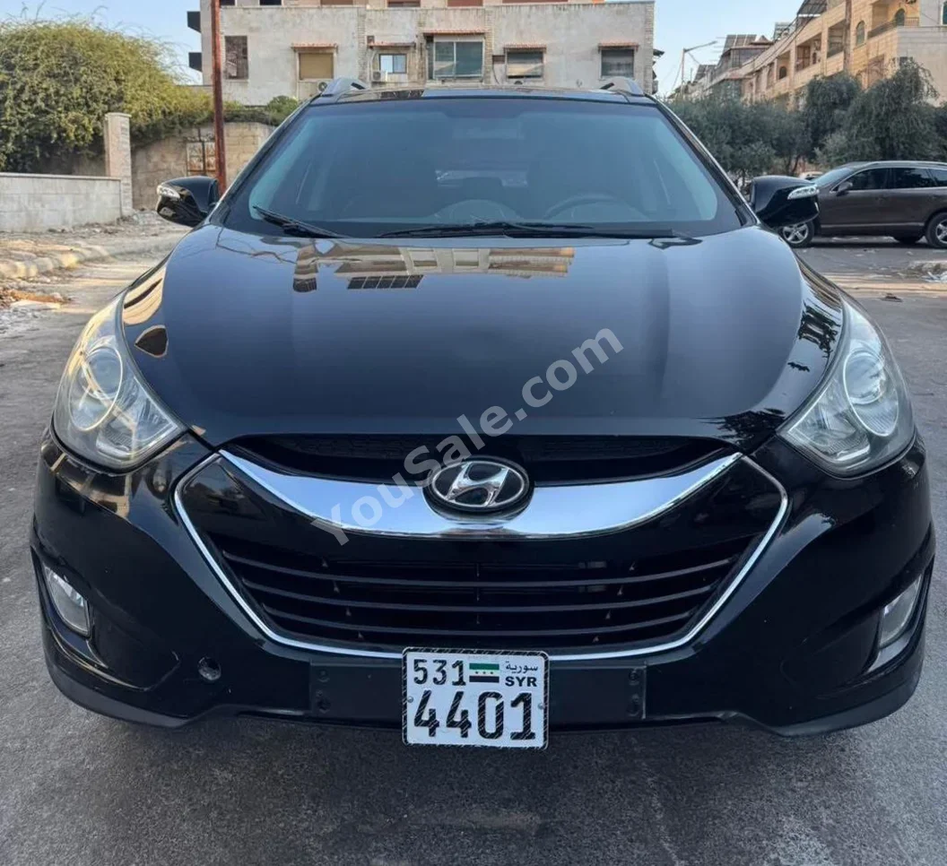 Hyundai Tucson 2013 Automatic 179,000 km 4 Cylinder AWD SUV Black Diesel