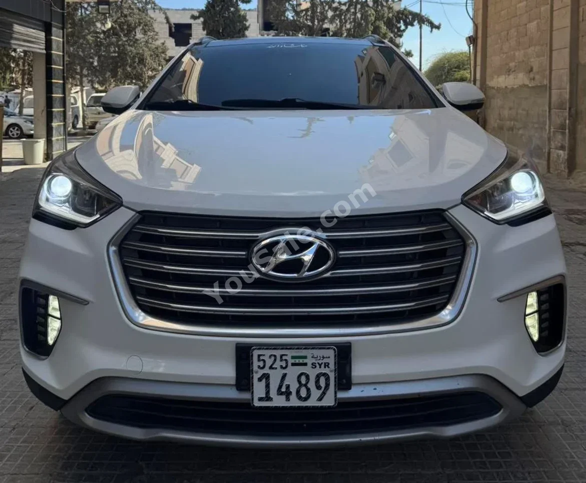 Hyundai  Santa Fe  2017  Automatic  136,000 km  6 Cylinder  AWD  SUV  White  Gasoline