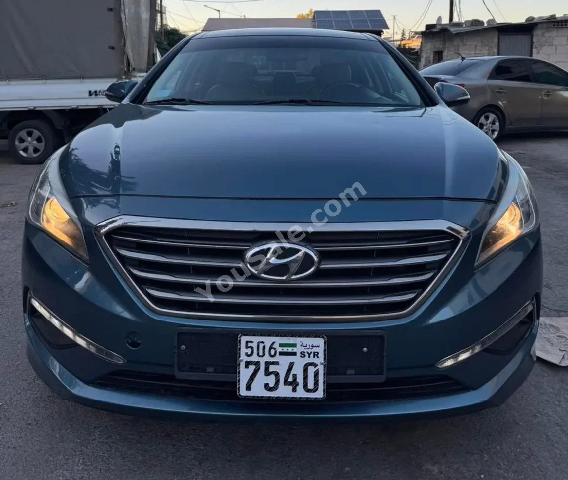 هيونداي سوناتا 2015 اتوماتيك 142,000 كم 4 سلندر دفع أمامي سيدان ازرق بنزين