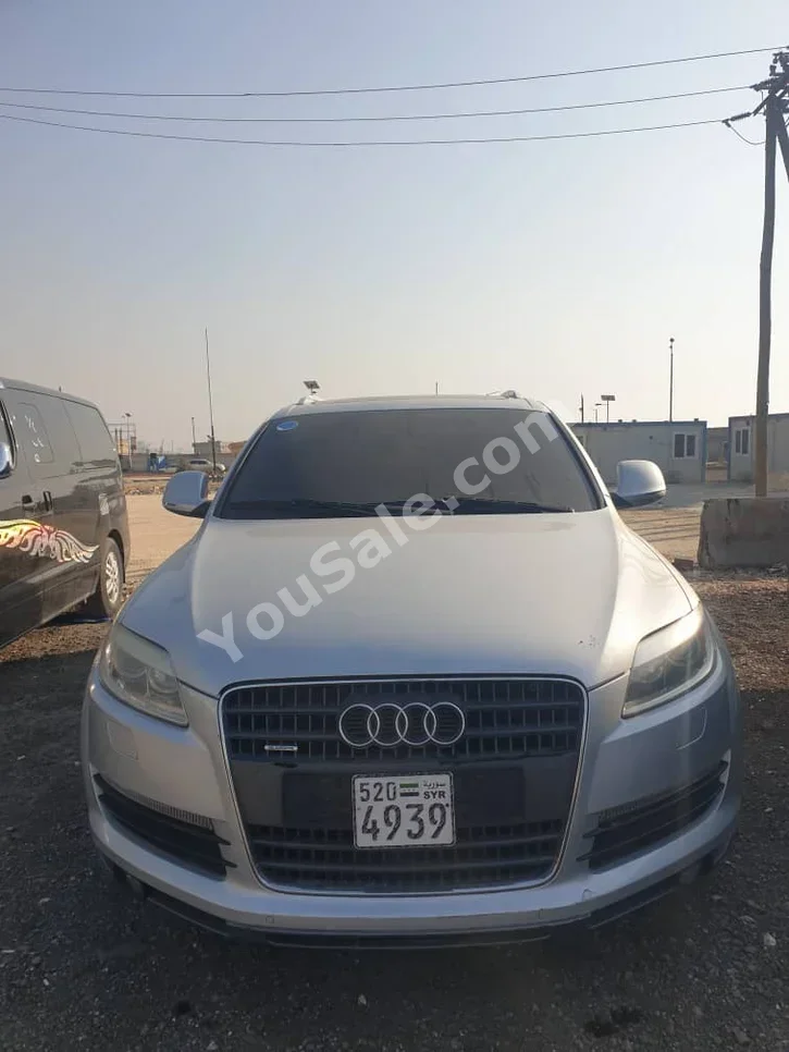 Audi  Q7  4.2  2008  Automatic  200,000 km  4 Cylinder  RWD  SUV  Silver  Gasoline
