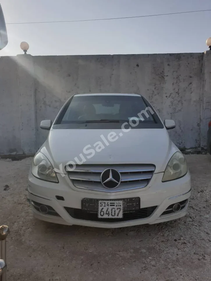 Mercedes-Benz  B-Class  200  2010  Automatic  118,000 km  4 Cylinder  RWD  Hatchback  White  Diesel