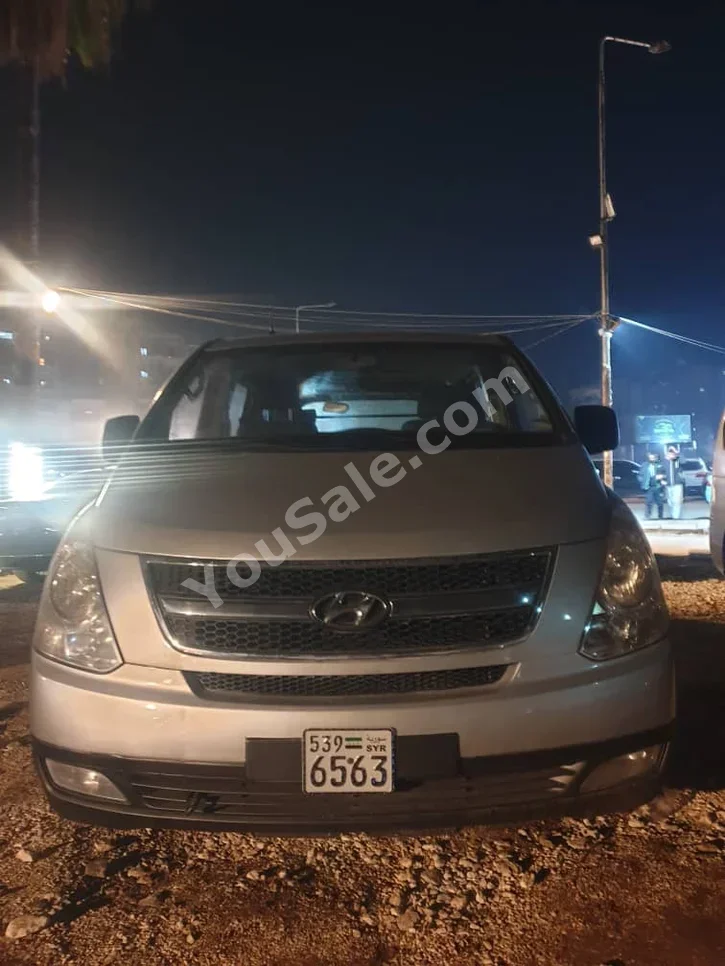 Hyundai  Van H1  2008  Automatic  98,000 km  4 Cylinder  RWD  Van / Bus  Silver  Diesel