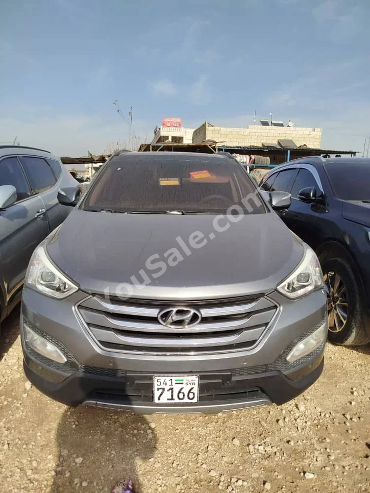 Hyundai  Santa Fe  2014  Automatic  140,000 km  4 Cylinder  FWD  SUV  Gray  Diesel