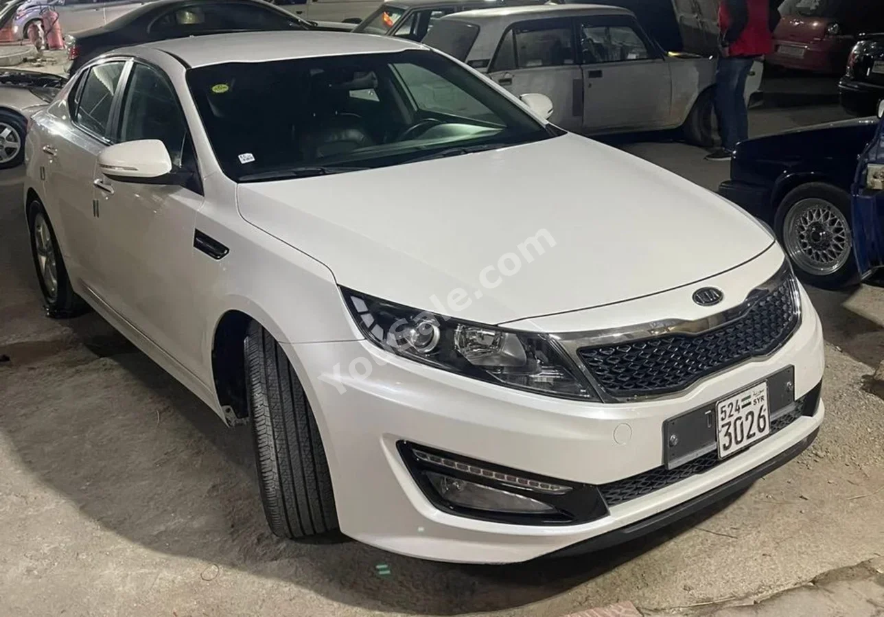 Kia Optima 2011 Automatic 190,000 km 4 Cylinder FWD Sedan White Gasoline