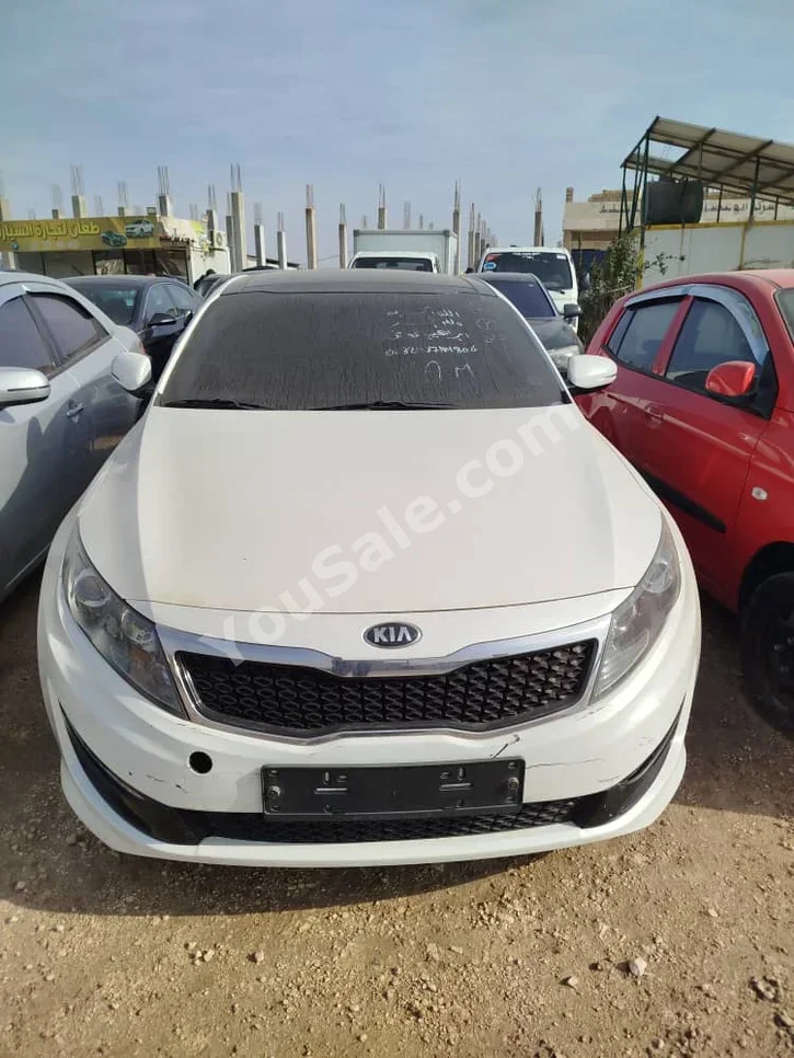 Kia  K5  2010  Automatic  104,000 km  4 Cylinder  FWD  Sedan  White  Gasoline
