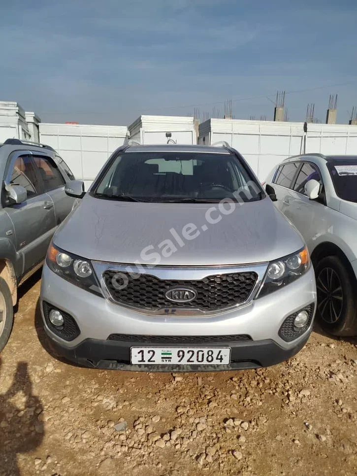 Kia Sorento 2010 Automatic 177,000 km 4 Cylinder FWD SUV Silver Gasoline