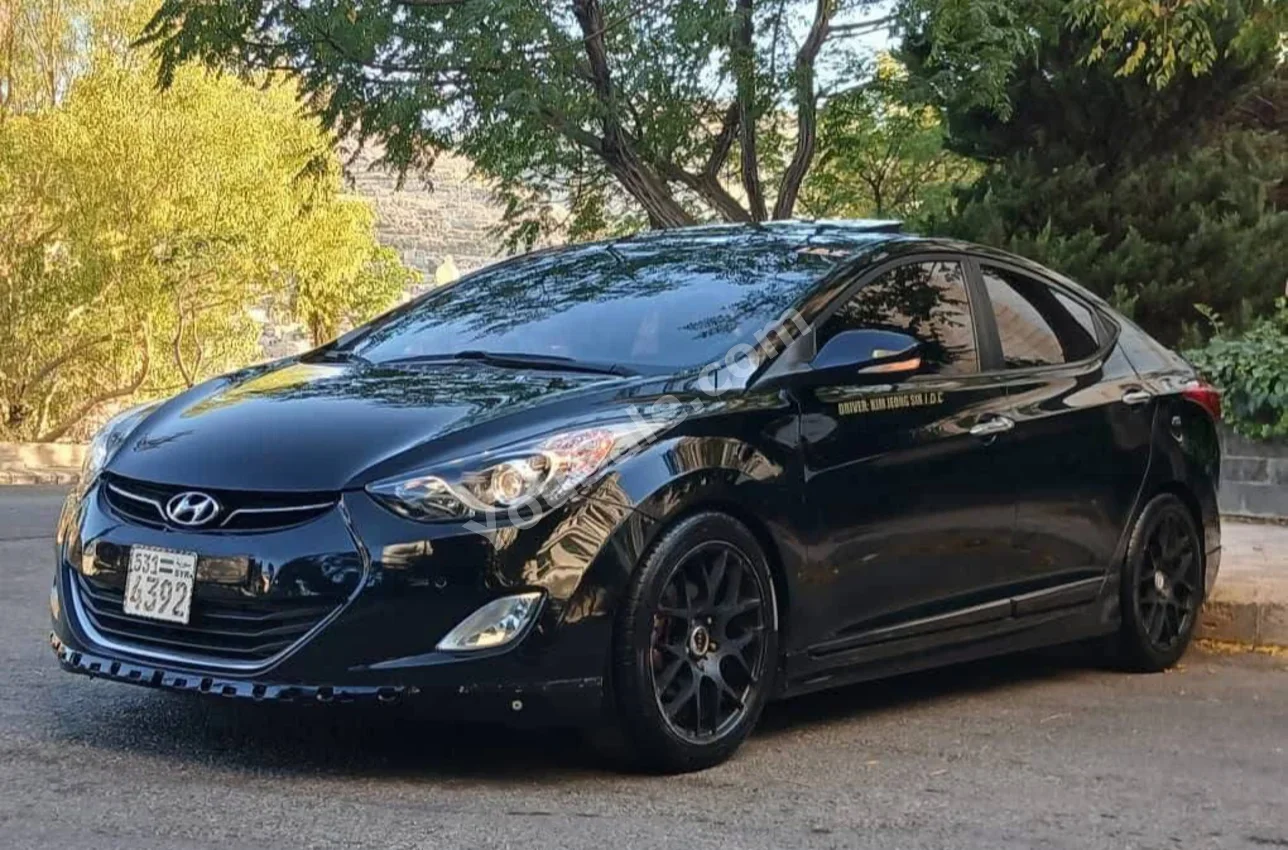 Hyundai Elantra 2013 Automatic 153,000 km 4 Cylinder FWD Sedan Black Gasoline