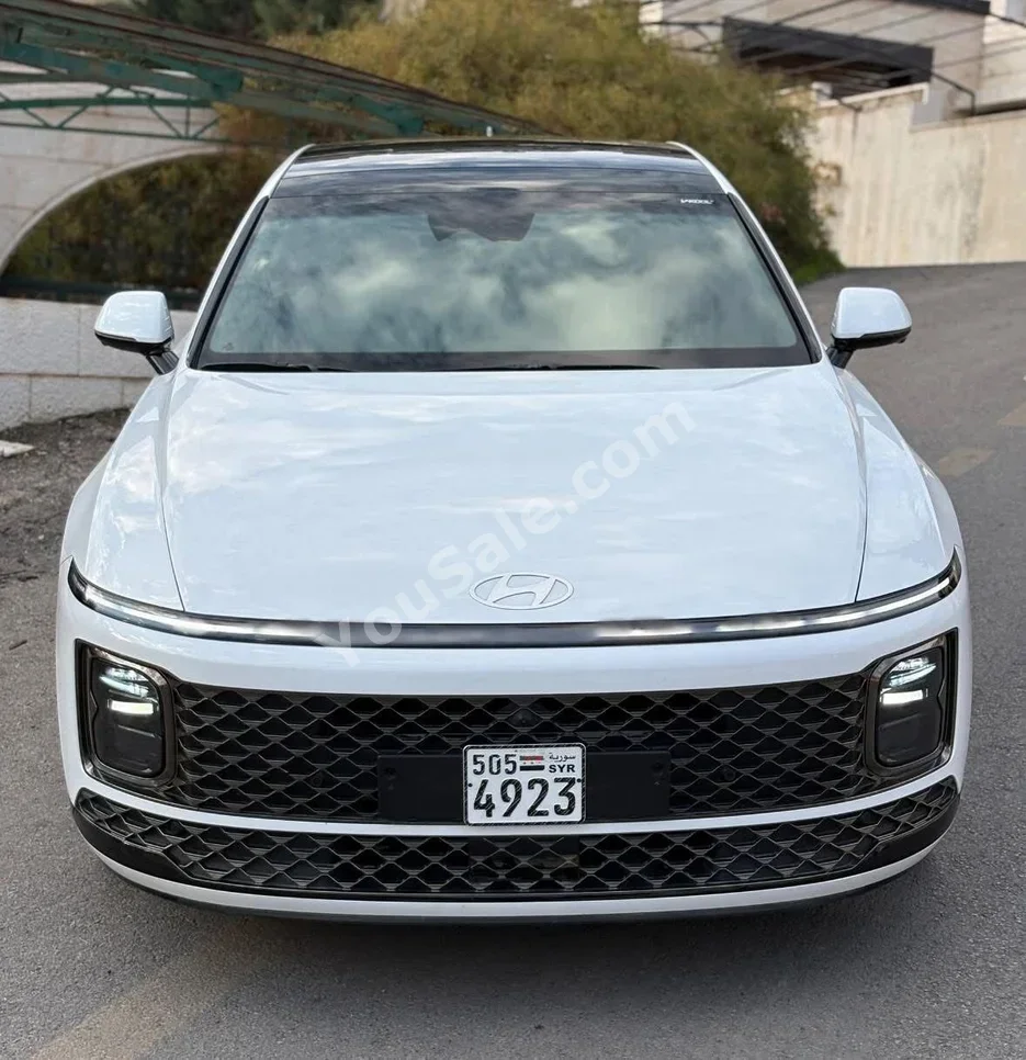 Hyundai Azera 2023 Automatic 86,000 km 6 Cylinder FWD Sedan White Gasoline