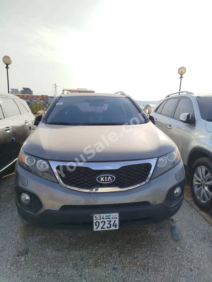 Kia Sorento 2011 Automatic 180,000 km 4 Cylinder FWD SUV Dark Gray Diesel