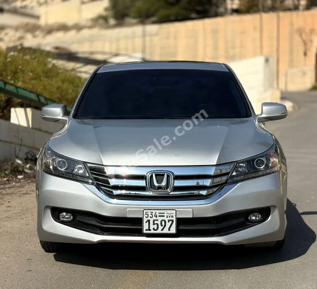 Honda  Accord  2015  Automatic  135,000 km  4 Cylinder  FWD  Sedan  Silver  Gasoline
