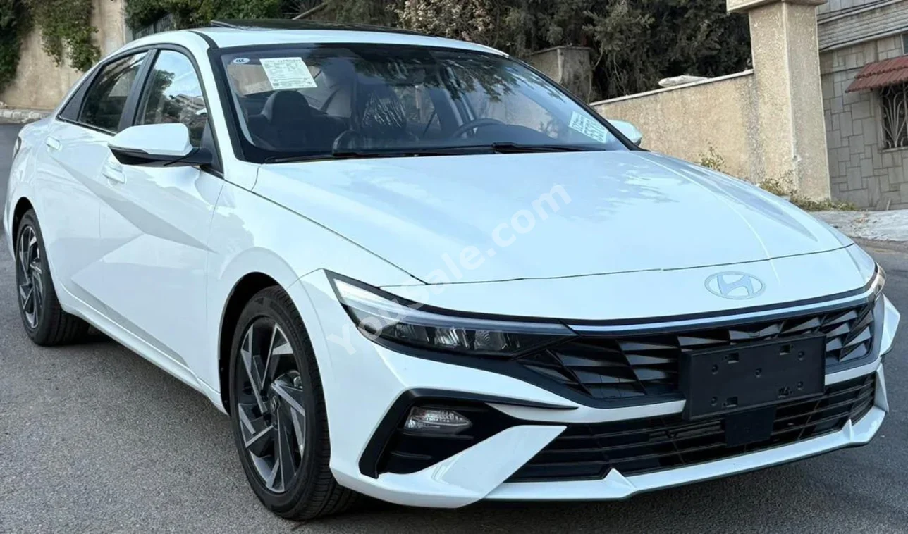 Hyundai  Elantra  2025  Automatic  0 km  4 Cylinder  FWD  Sedan  White  Gasoline