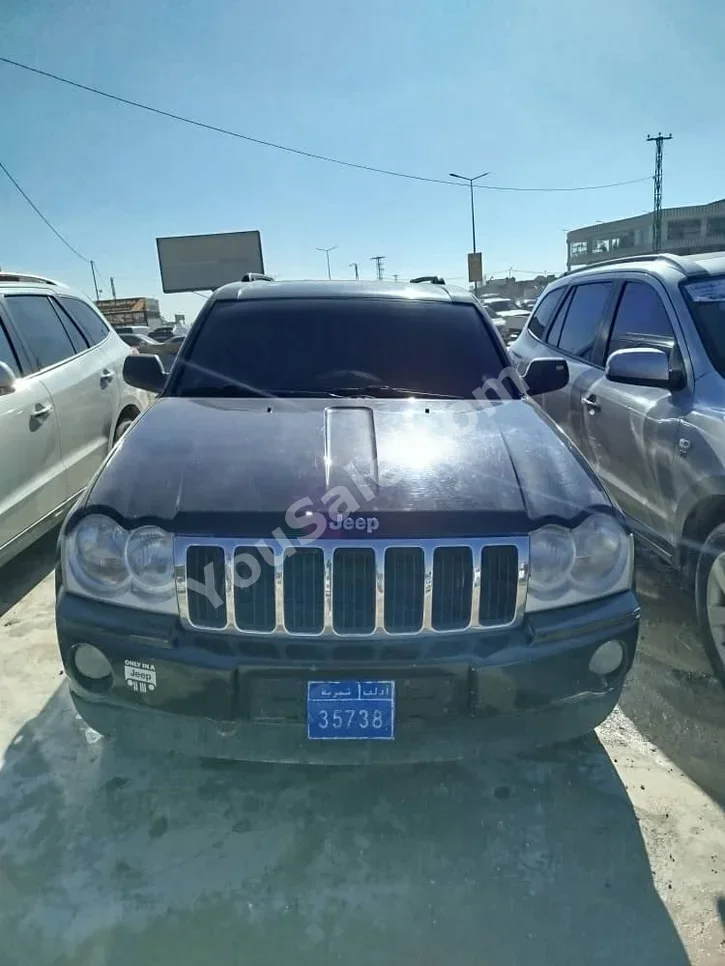 Jeep  Laredo  2007  Automatic  250,000 km  6 Cylinder  4WD  SUV  Black  Diesel