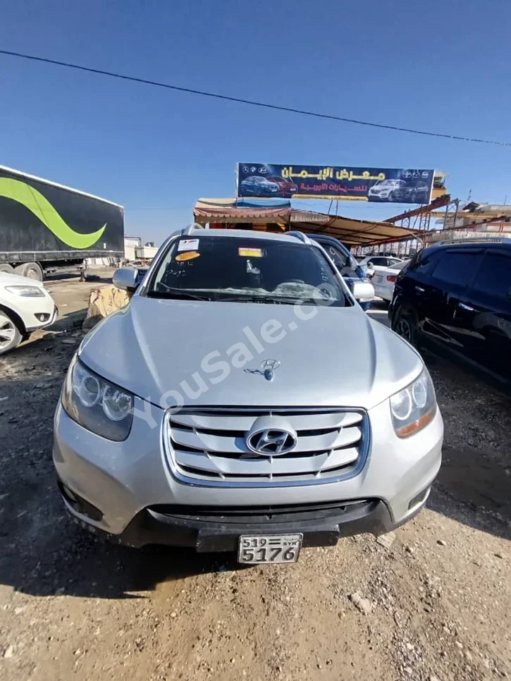 Hyundai Santa Fe 2011 Automatic 168,000 km 4 Cylinder FWD SUV Silver Diesel