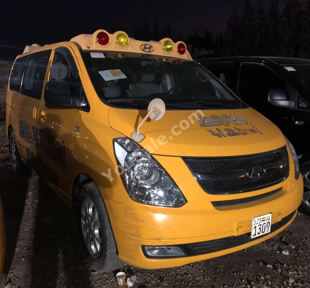 Hyundai  Van H1  2016  Automatic  130,000 km  4 Cylinder  FWD  Van / Bus  Yellow  Gasoline