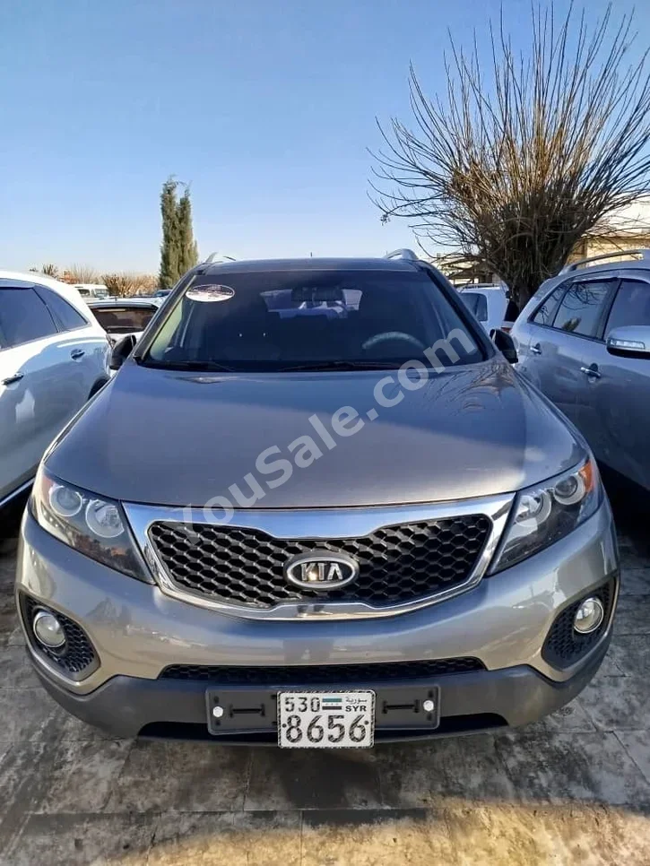 Kia  Sorento  2012  Automatic  130,000 km  4 Cylinder  FWD  SUV  Dark Gray  Diesel