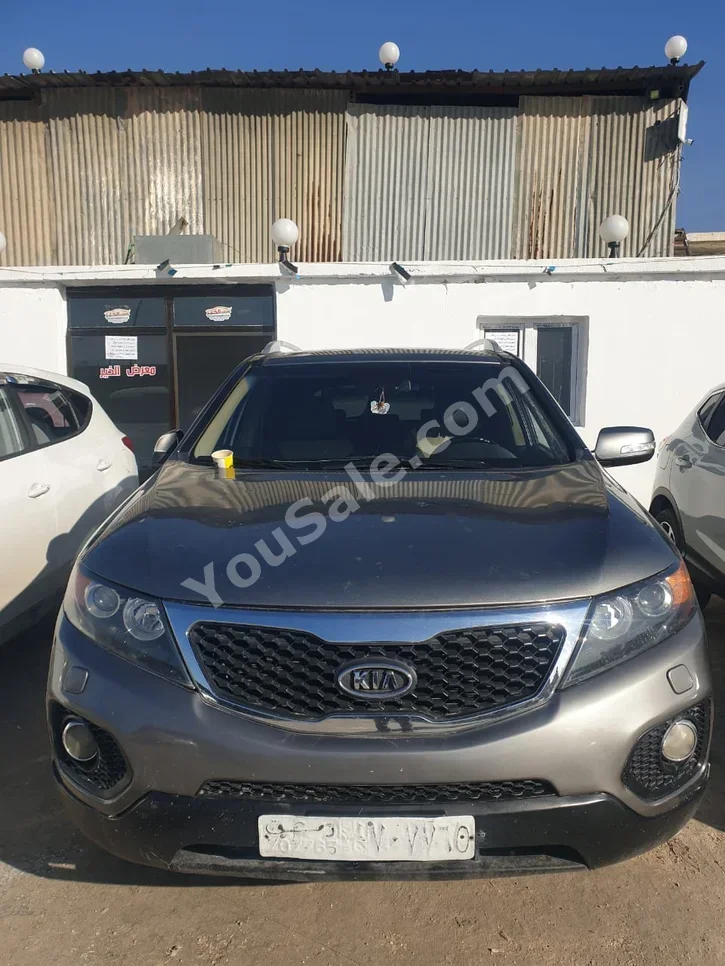 Kia Sorento 2010 Automatic 188,000 km 4 Cylinder FWD SUV Gray Gasoline