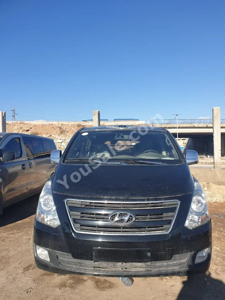Hyundai  Van H1  2018  Automatic  176,000 km  4 Cylinder  RWD  Van / Bus  Black  Diesel