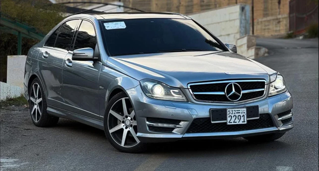 Mercedes-Benz C-Class 200 2012 Automatic 140,000 km 4 Cylinder RWD Sedan Gray Gasoline