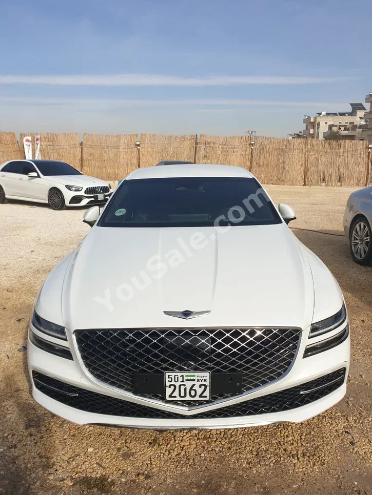 جينيسيس جي 80 2012 اتوماتيك 47,000 كم 6 سلندر دفع خلفي سيدان أبيض بنزين