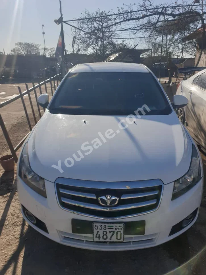 Daewoo Lacetti Diamond 2009 Automatic 123,000 km 4 Cylinder FWD Sedan White Gasoline