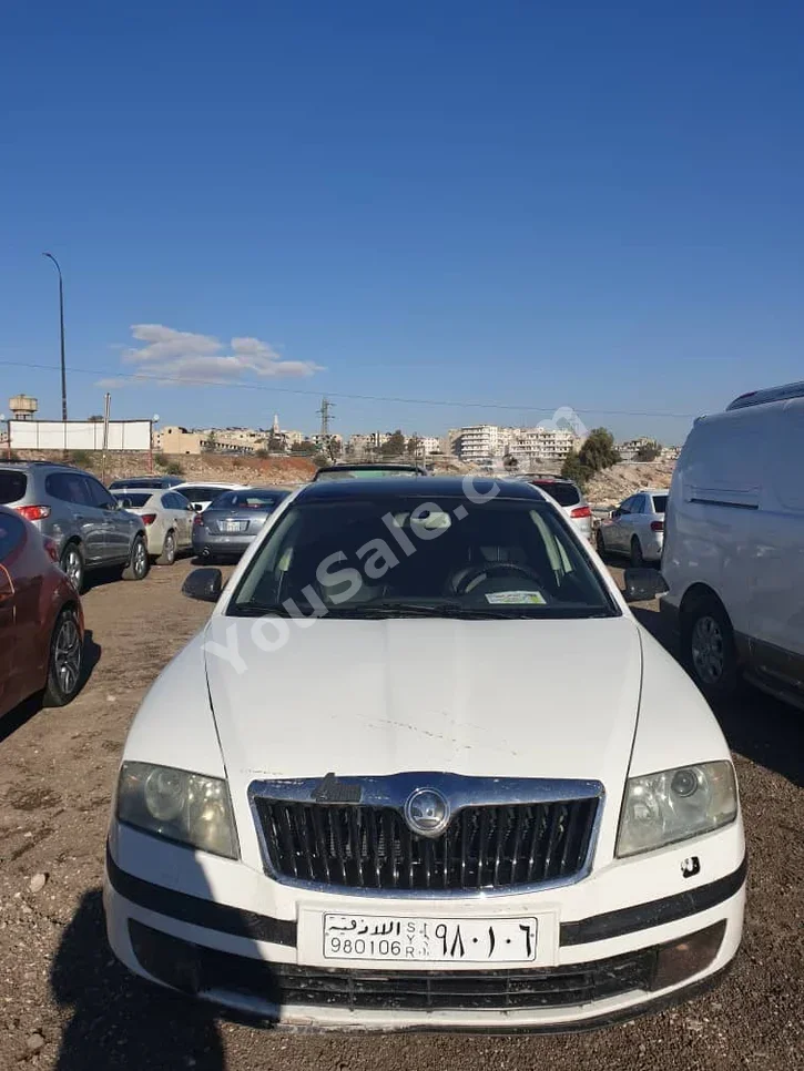 Skoda Octavia 2008 Automatic 143,000 km 4 Cylinder FWD Sedan White Gasoline