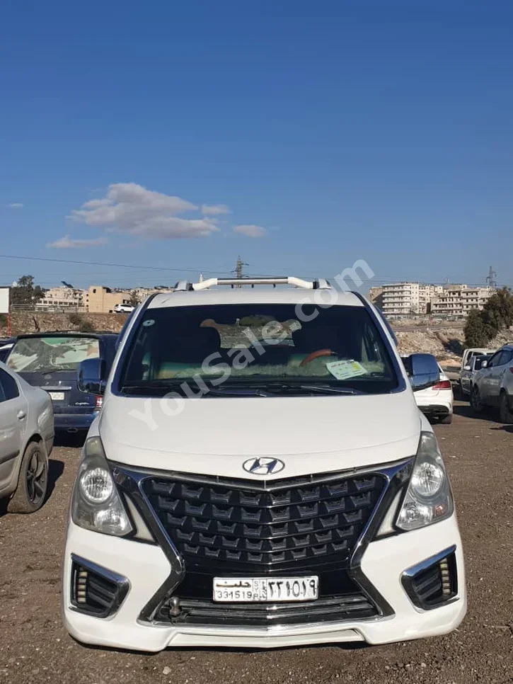 Hyundai  Van H1  2012  Manual  240,000 km  4 Cylinder  RWD  Van / Bus  White  Diesel