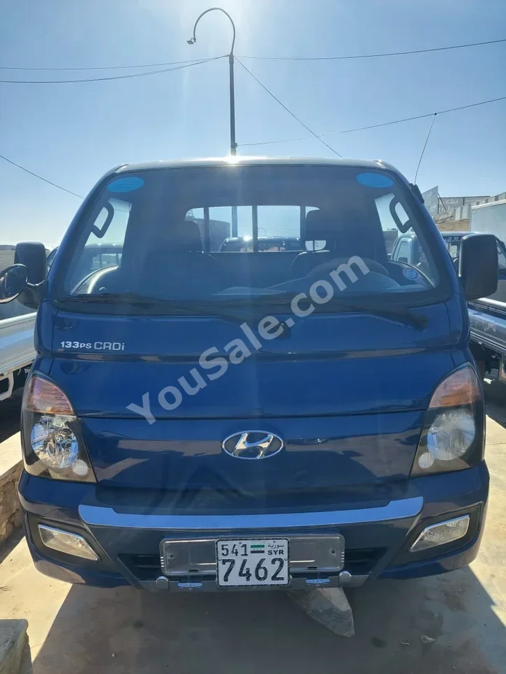 Hyundai Porter Porter 2012 Manual 212,000 km 4 Cylinder RWD Pick Up Blue Diesel