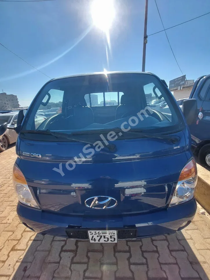 Hyundai  Porter  Porter  2011  Manual  104,000 km  4 Cylinder  RWD  Pick Up  Blue  Diesel