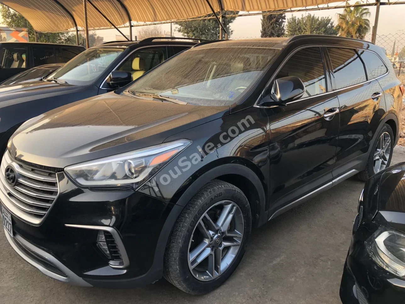 Hyundai Santa Fe 2017 Automatic 220,000 km 4 Cylinder AWD SUV Black Gasoline