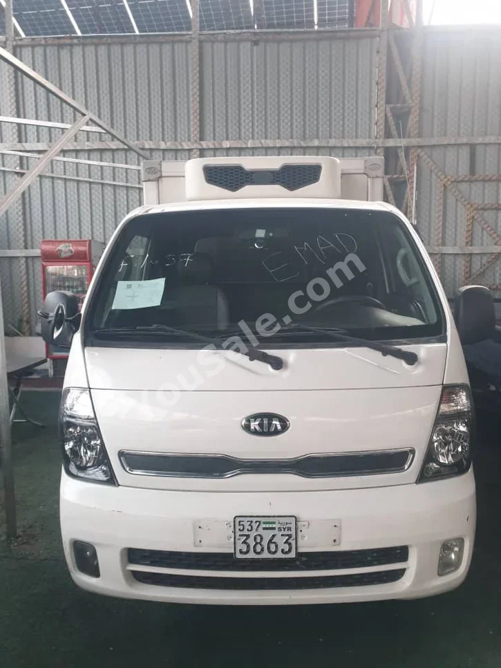 Kia  Bongo  2016  Manual  121,000 km  4 Cylinder  RWD  Pick Up  White  Diesel