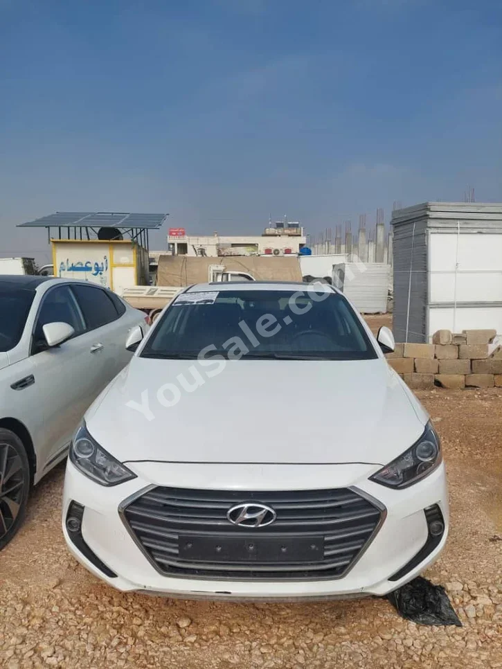 Hyundai Avante 2016 Automatic 54,000 km 4 Cylinder FWD Sedan White Gasoline
