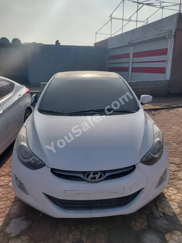 Hyundai Avante 2012 Automatic 156,000 km 4 Cylinder FWD Sedan White Gasoline