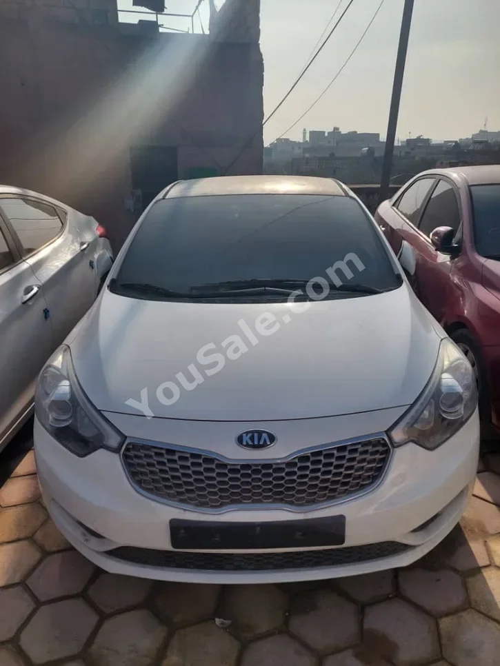 Kia K3 2012 Automatic 189,000 km 4 Cylinder FWD Sedan White Gasoline