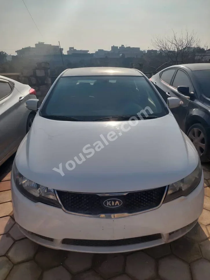 Kia Forte 2010 Automatic 152,000 km 4 Cylinder FWD Sedan White Gasoline