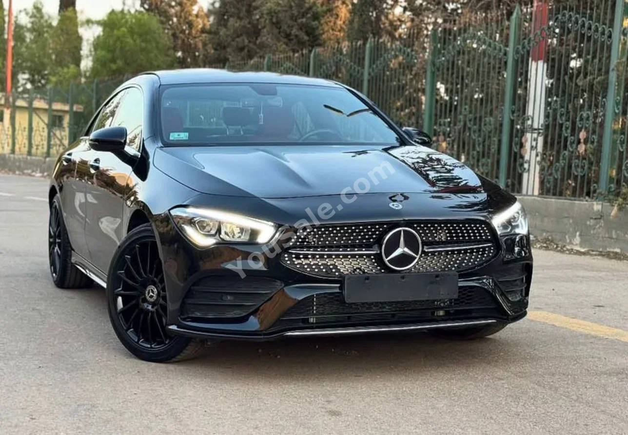 مرسيدس - بنز  GLA-Class  250  2021  اتوماتيك  35,000 كم  4 سلندر  دفع رباعي  سيدان  أسود  بنزين