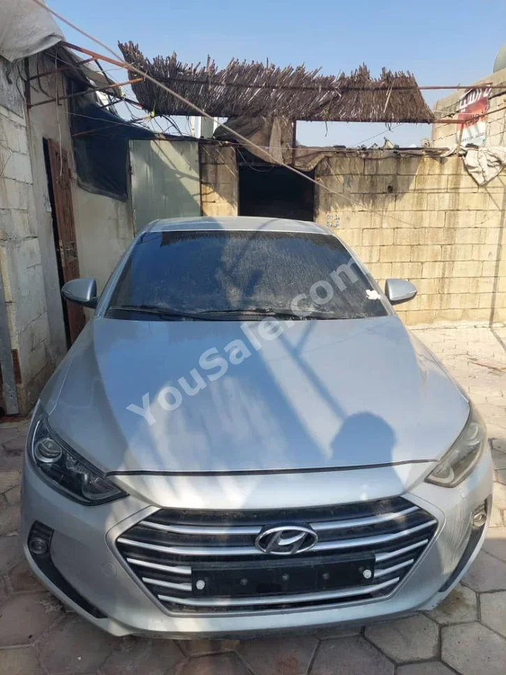 Hyundai Avante 2015 Automatic 112,000 km 4 Cylinder FWD Sedan Silver Gasoline