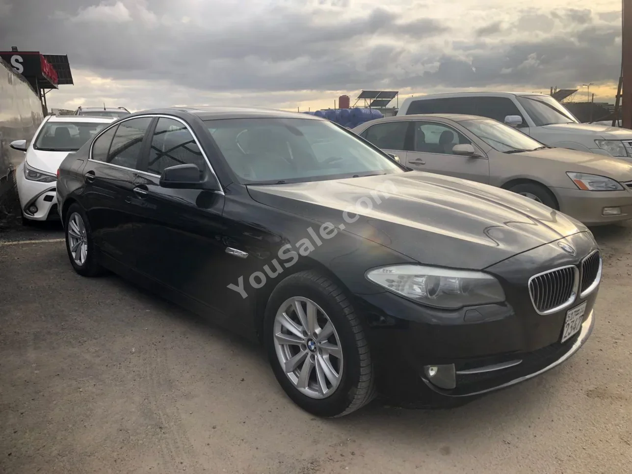 BMW 5-Series 520i 2013 Automatic 135,000 km 6 Cylinder RWD Sedan Black Gasoline