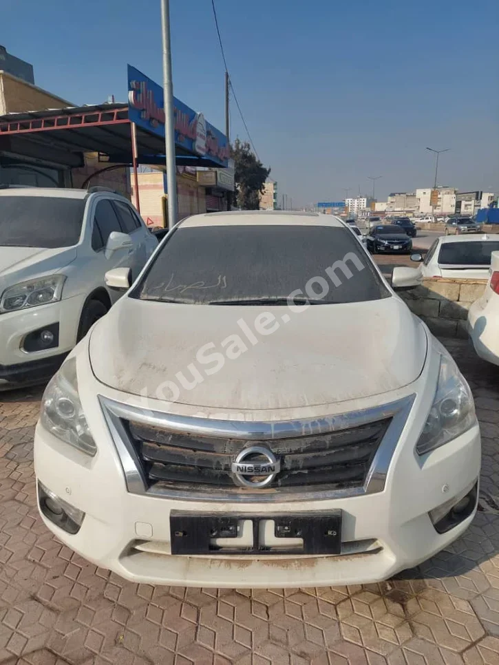 Nissan Altima 2014 Automatic 154,000 km 6 Cylinder FWD Sedan White Gasoline