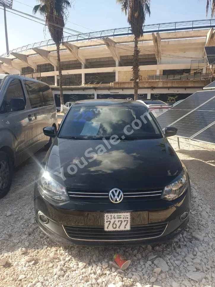 Volkswagen Vento 2015 Automatic 142,000 km 4 Cylinder FWD Sedan Black Gasoline