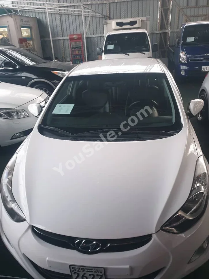 Hyundai  Avante  2012  Automatic  215,000 km  4 Cylinder  FWD  Sedan  White  Gasoline