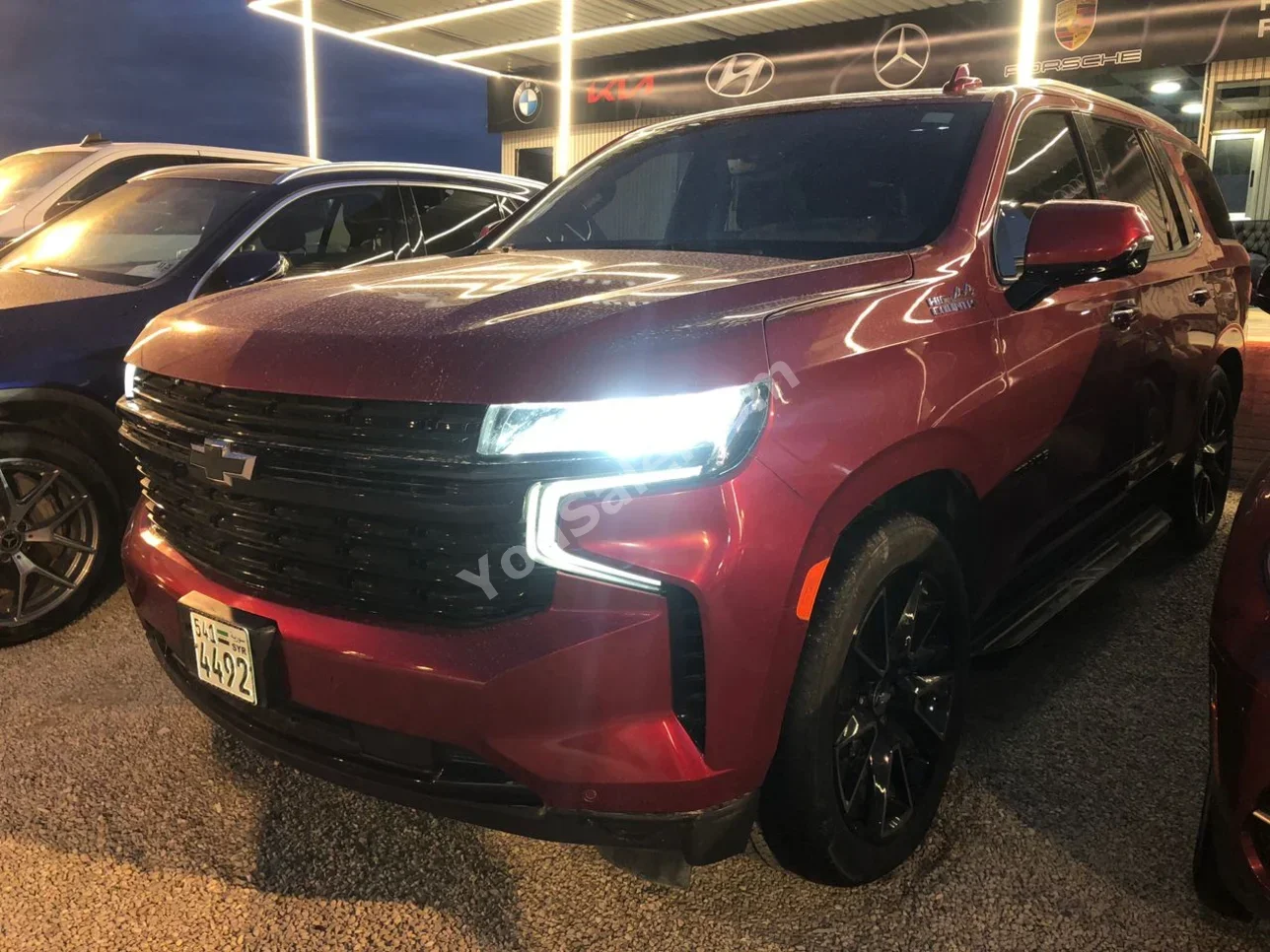 Chevrolet  Tahoe  2022  Automatic  169,000 km  6 Cylinder  AWD  SUV  Red  Gasoline