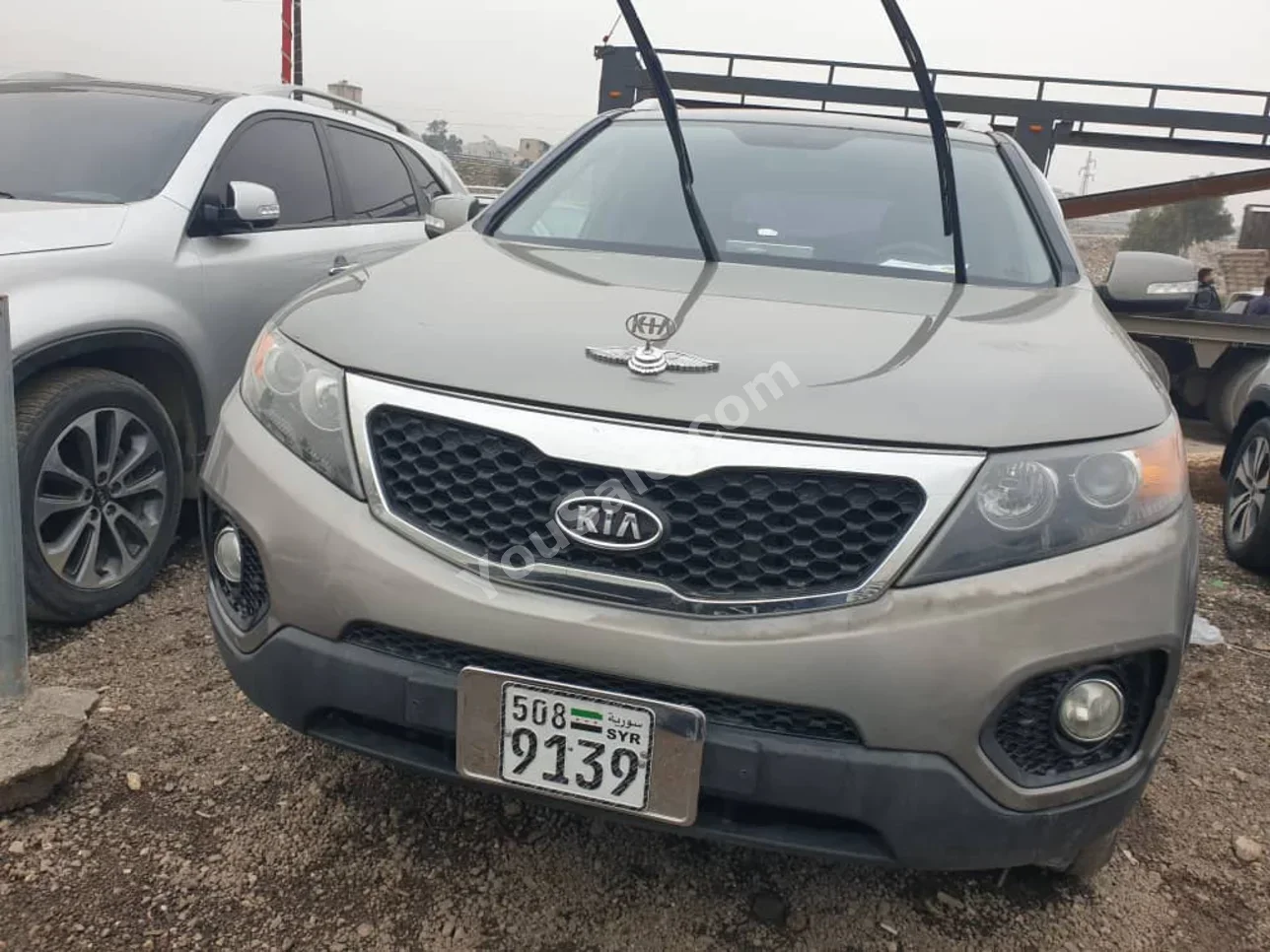 Kia Sorento 2010 Automatic 98,000 km 4 Cylinder FWD SUV Dark Gray Diesel