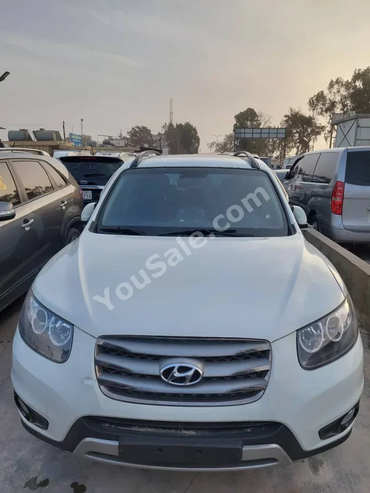 هيونداي سانتا في 2012 اتوماتيك 170,000 كم 4 سلندر دفع أمامي اس يو في أبيض ديزل