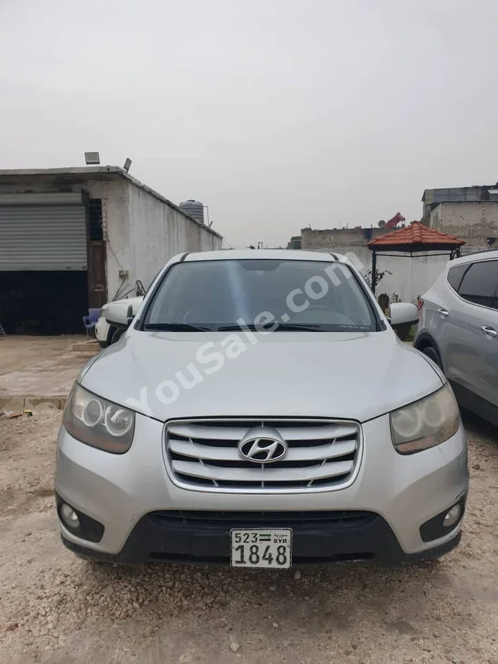 Hyundai Santa Fe 2009 Automatic 132,000 km 4 Cylinder FWD SUV Silver Diesel