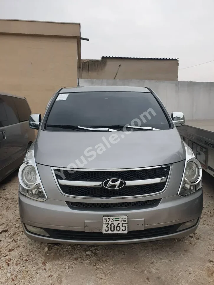 Hyundai  Van H1  2014  Automatic  165,000 km  4 Cylinder  RWD  Van / Bus  Silver  Diesel