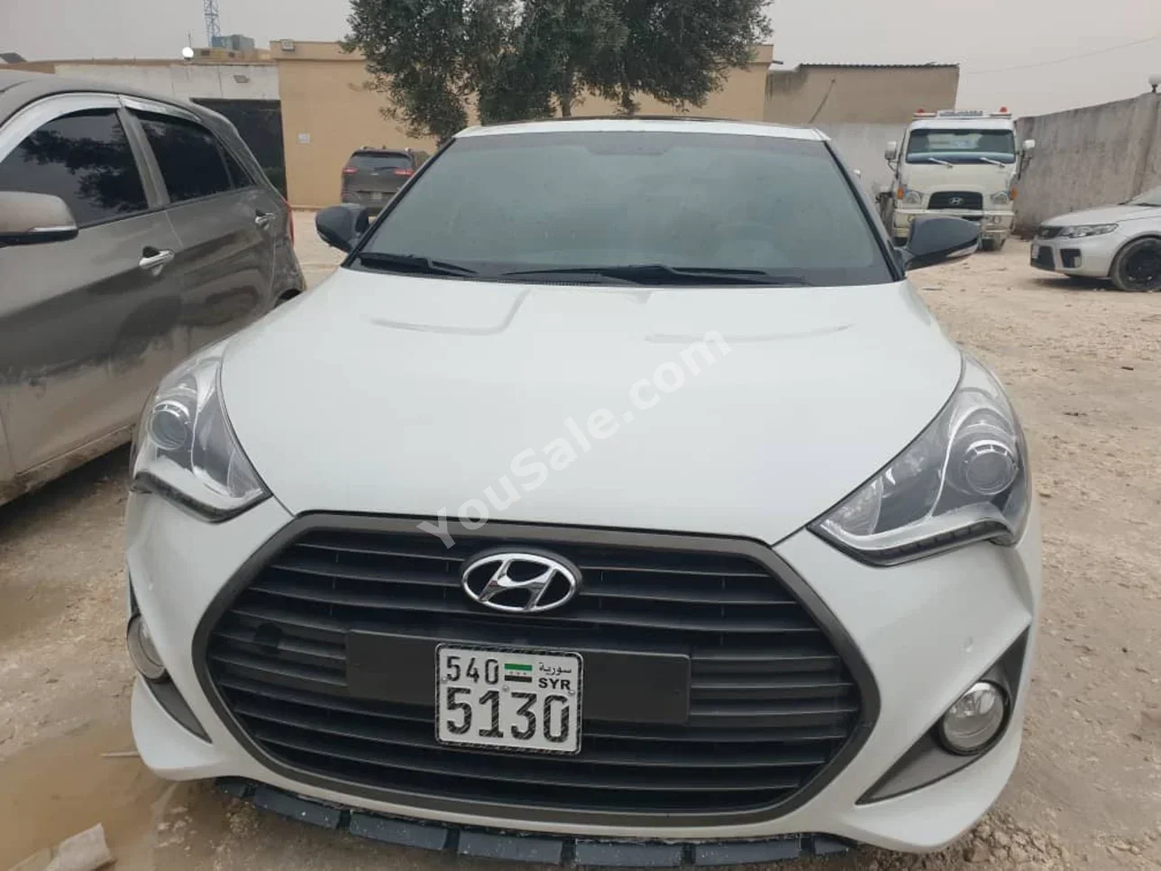 Hyundai  Veloster  2015  Automatic  125,000 km  4 Cylinder  FWD  Coupe / Sport  White  Gasoline