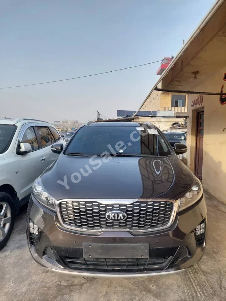 Kia Sorento 2017 Automatic 176,000 km 4 Cylinder 4WD SUV Black Diesel